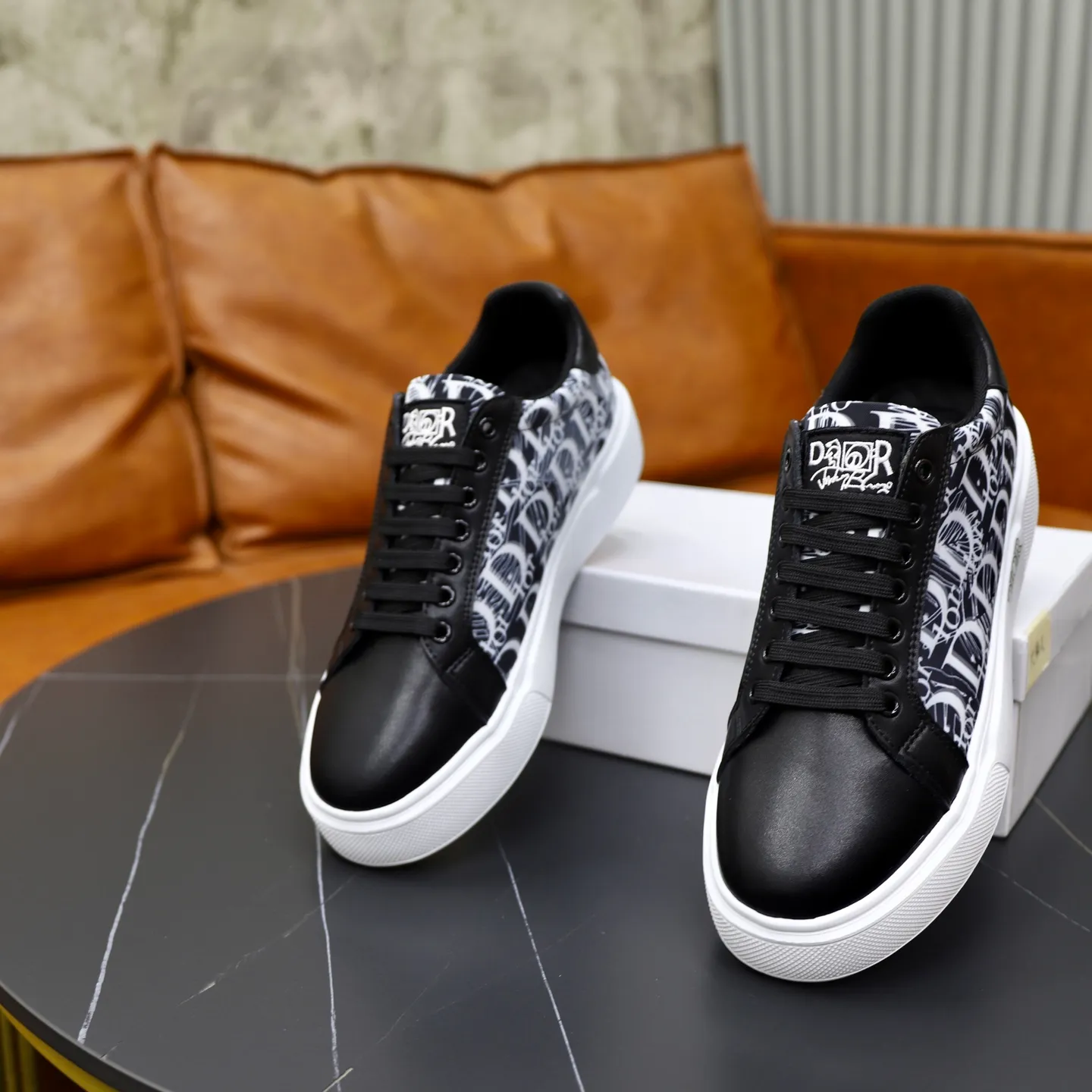 Ex-factory price: 440💰🙅‍♂️🙅‍♂️🙅‍♂️ Brand: Dior DIOR Standard code: 38-44 (45 customized) Grade: Same as the official website Material: Original fabric Comfortable lining Lightweight wear-resistant outsole Style category: Men's fashionable casual shoes Running sneakers Distinguished luxury brand elements Top luxury Color: Actual picture color
